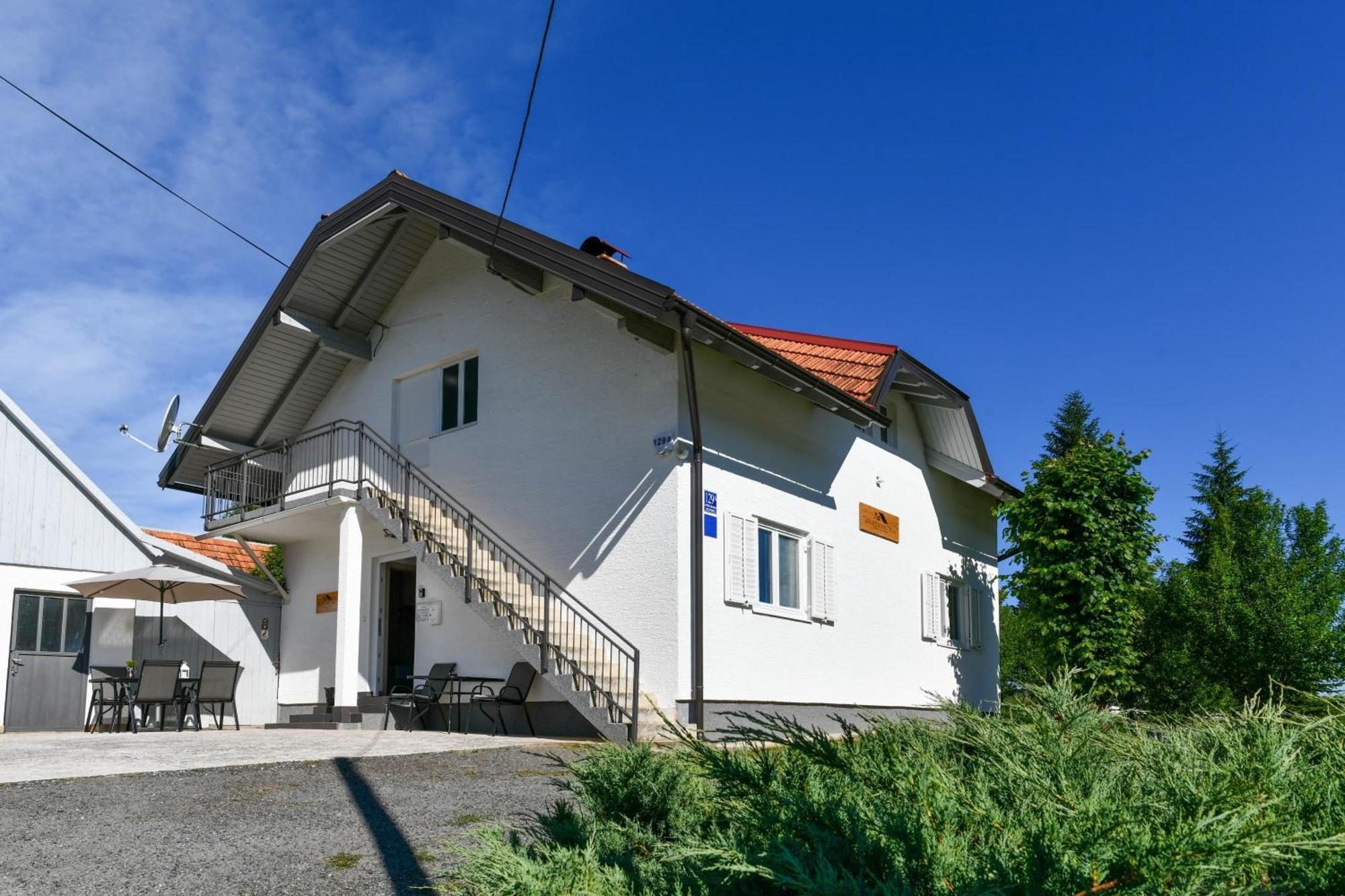 Apartman Tina Rakovica Exterior photo